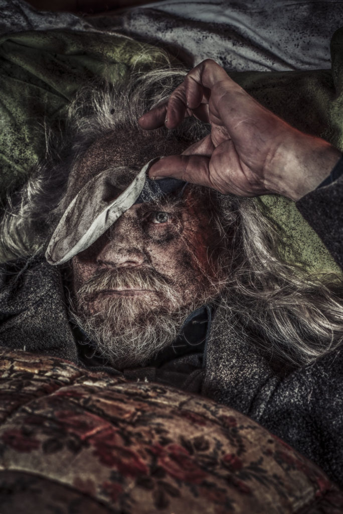 Peter Steinheisser fotografiert den Bildband "Do Not Open This Book"