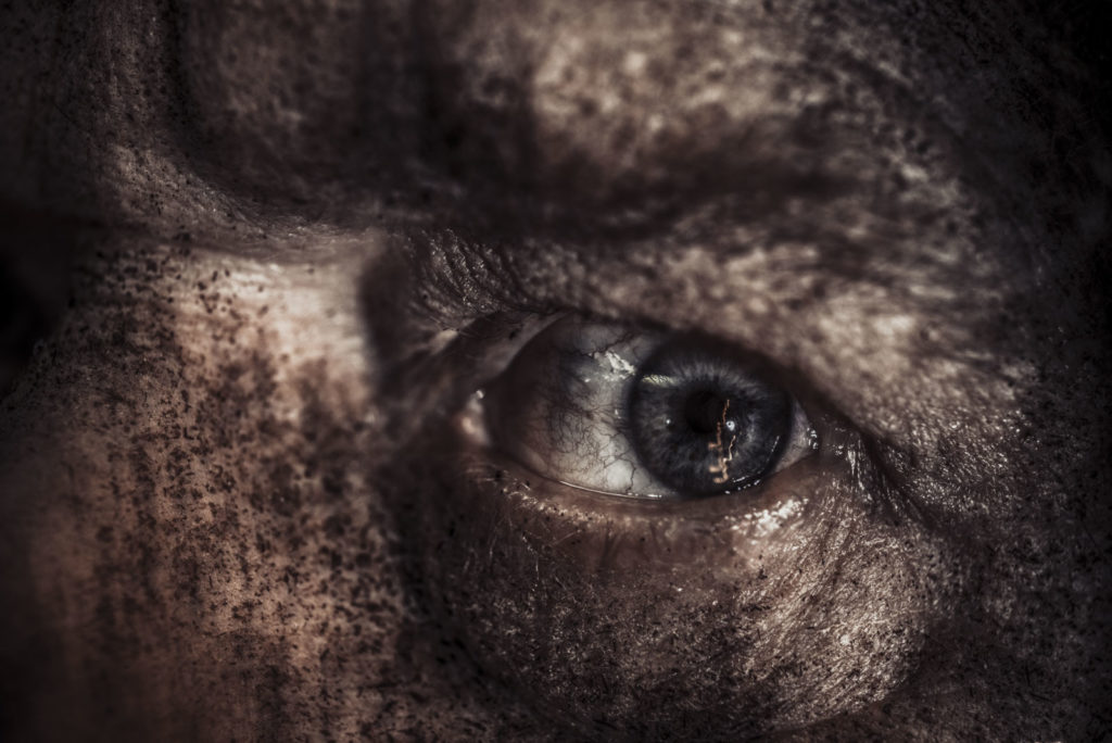 Peter Steinheisser fotografiert den Bildband "Do Not Open This Book"