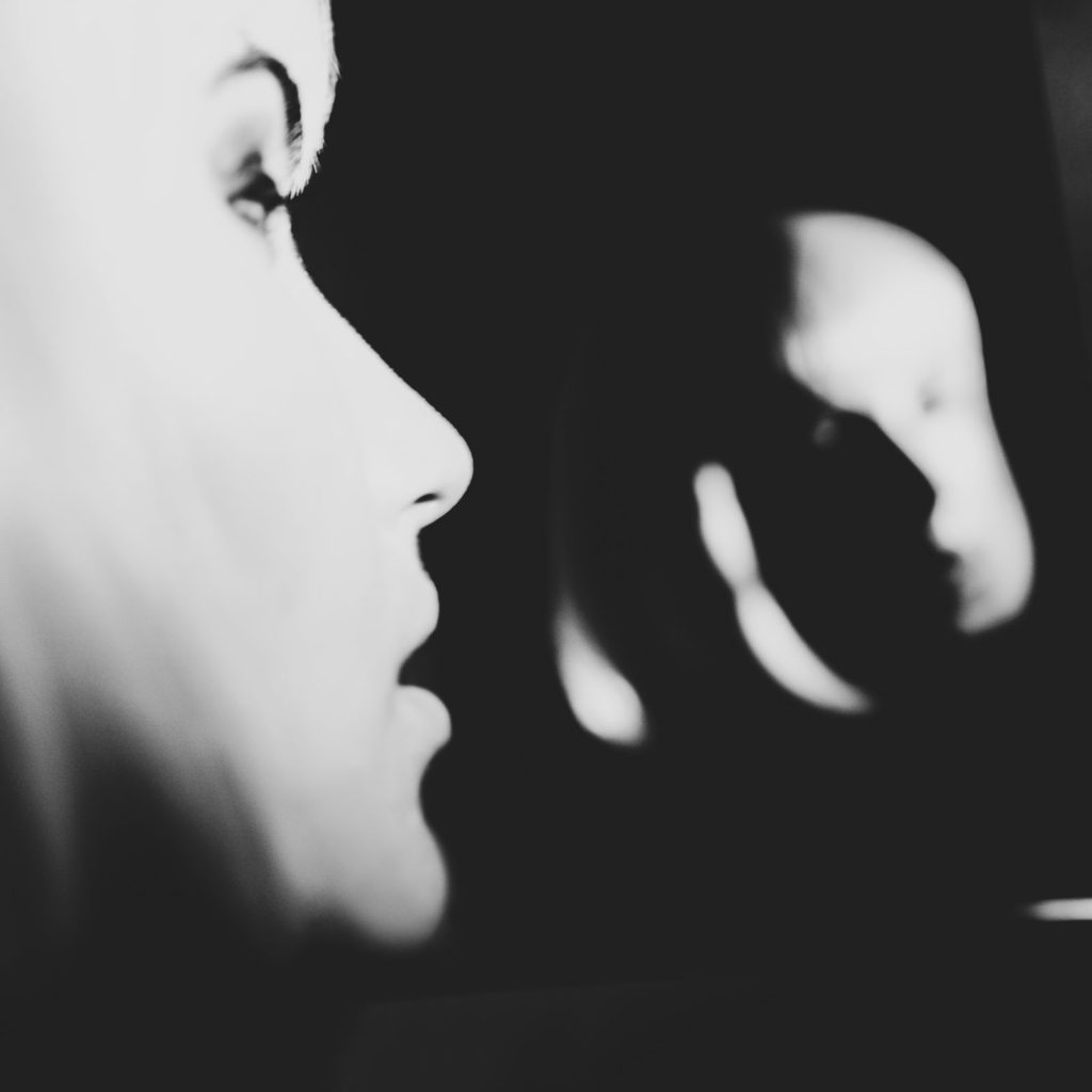 Peter Steinheisser fotografiert für die Ausstellung ‘Noir’
